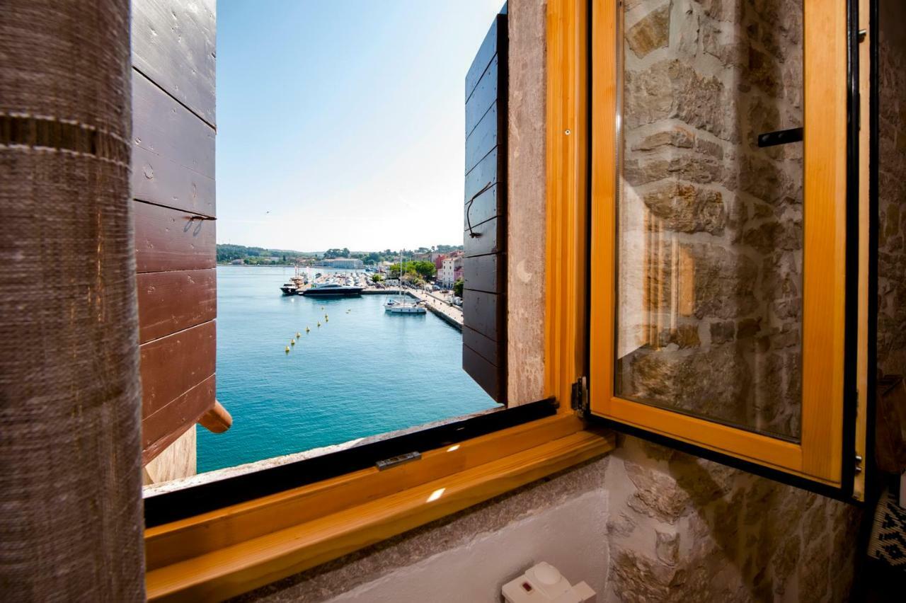 First Row To The Sea Apartment